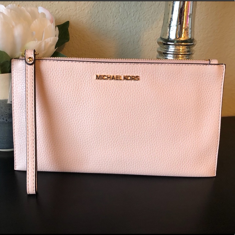 Michael Kors Large Jet Set Zip Wristlet NWT